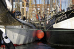 Nobile im Päckchen bei der Hanse Sail (Bild © www.rostocksailing.de)